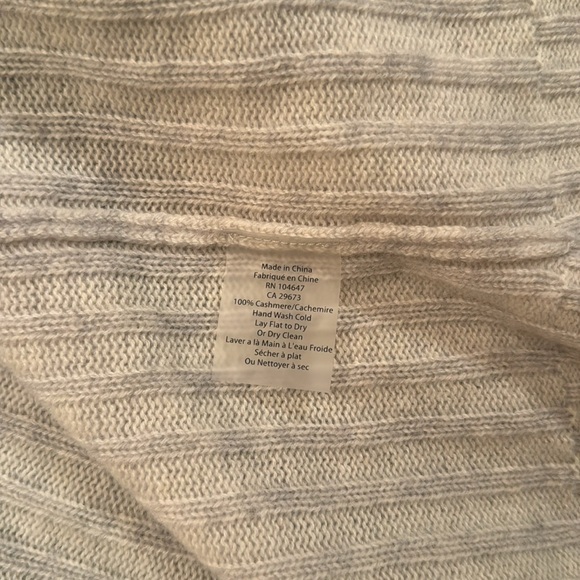 KINROSS Cashmere Cable Knit Color Block Cropped Cardigan - Picture 6 of 7